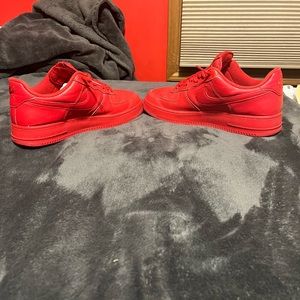 Nike Air Force 1 Triple Red (U.S. 9.5)